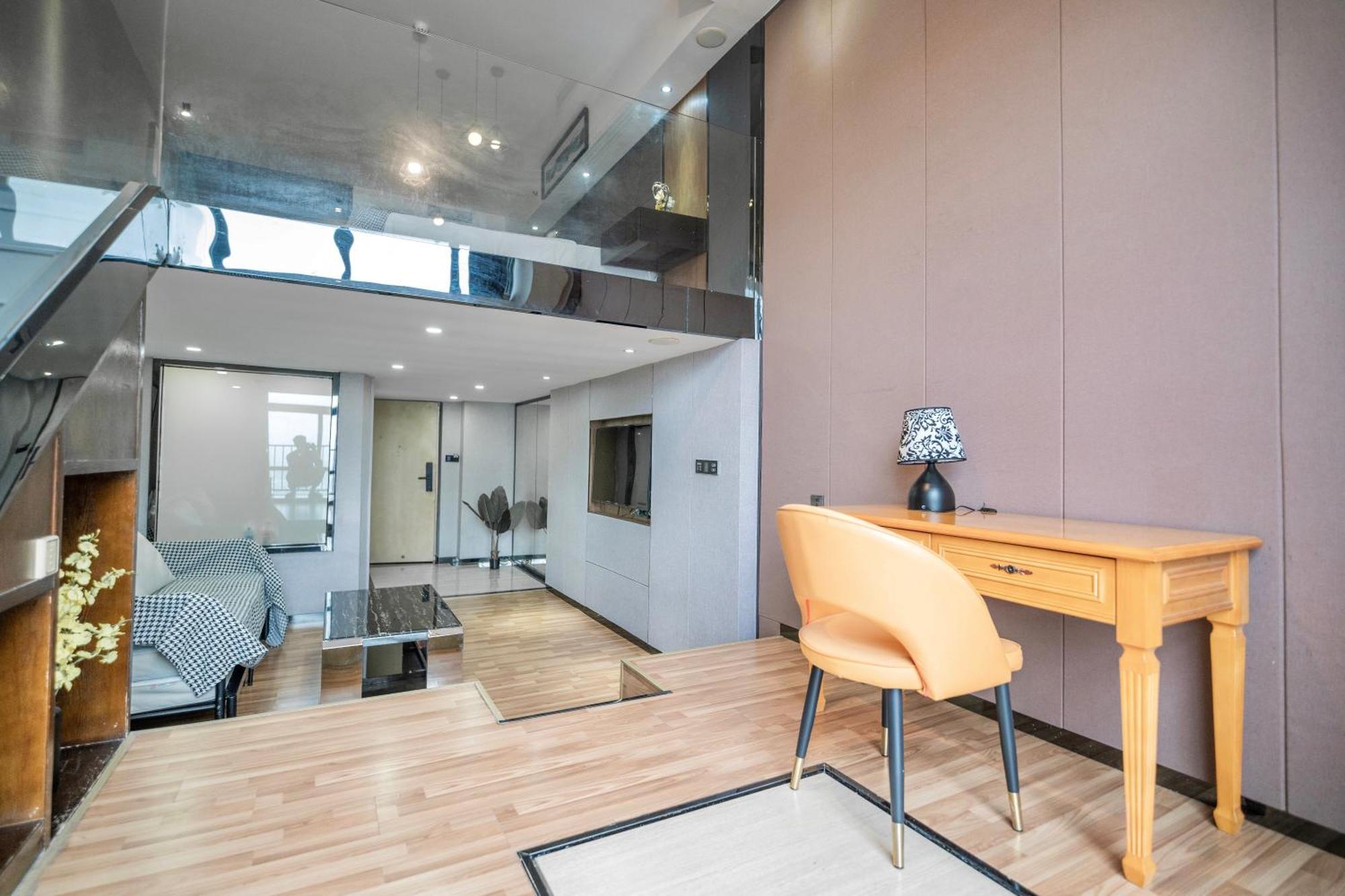 Lavendar Duplex Apartment Canton Extérieur photo